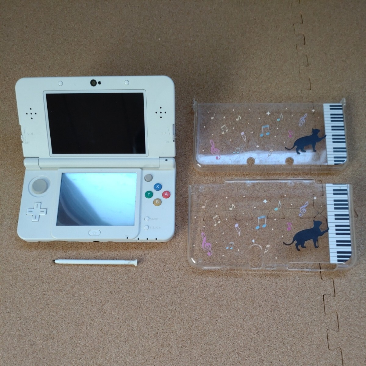 New NINTENDO 3DS本体 ホワイト系 カバー付 動作品/初期化済 USED品　ニンテンドー3DS 任天堂　ゲー厶機_画像1