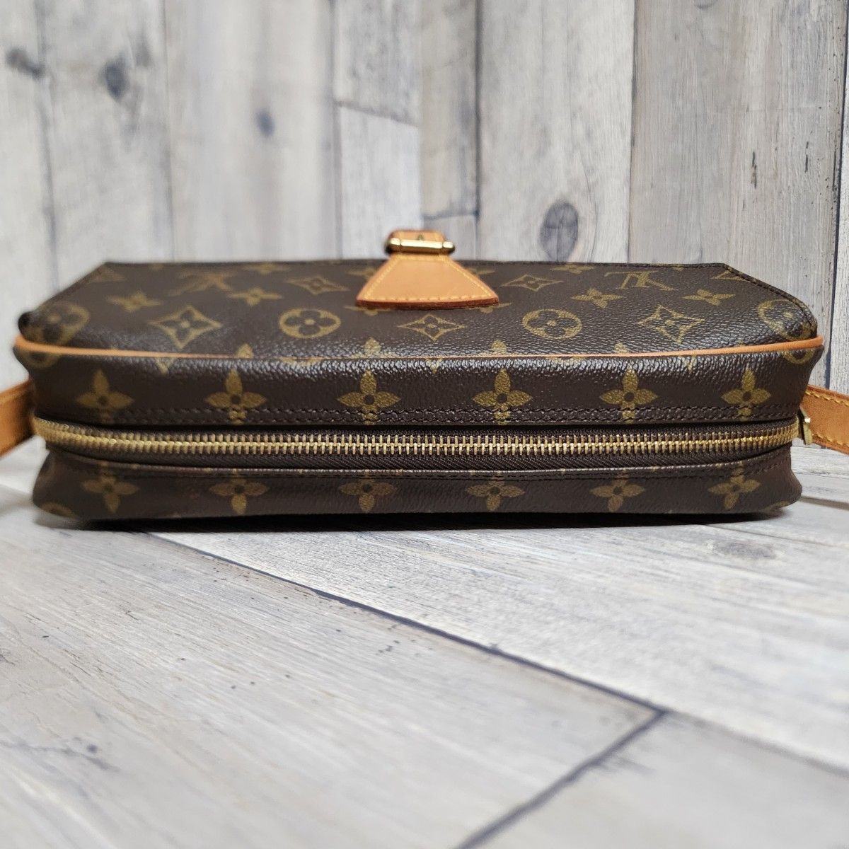ルイヴィトン モノグラム ショルダーバッグ 斜め掛け LOUIS ルイヴィトン モノグラム ショルダーバッグ 斜め掛け LOUIS