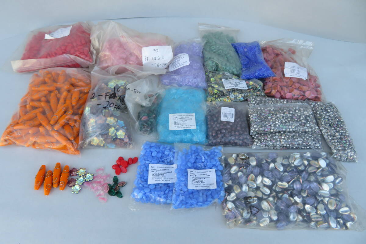 370* unused Czech beads only BEADS large amount 5.8kg and more 
