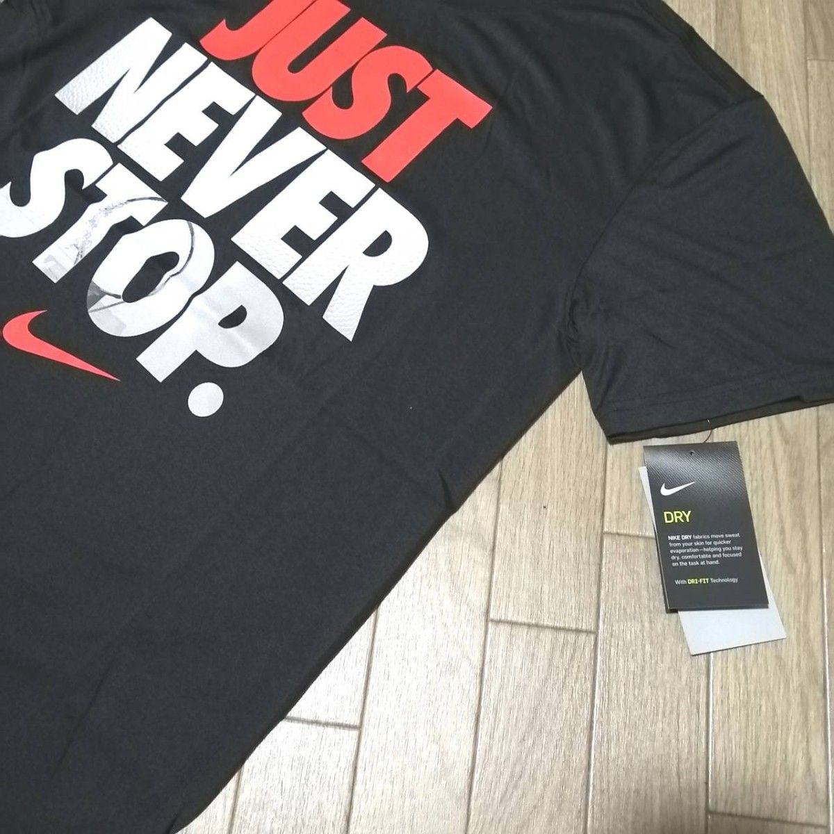 【まもなく値上げ】値下げ不可　値上げ予定　新品　NIKE　ナイキ　メンズ　上下セット　Lサイズ　Tシャツ　ハーフパンツ　白　黒　