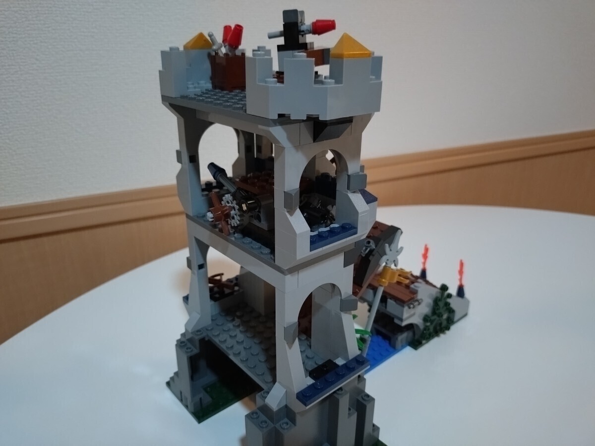 LEGO レゴ お城シリーズ 7079「黄金騎士の塔」＋7078「王様の戦闘馬車」＋その他ミニフィグセットの画像3