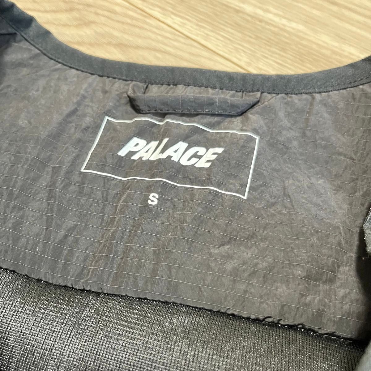 美品PALACE メッシュ ベスト 黒 PALACE SKATEBOARDSパレス 美品PALACE メッシュ ベスト 黒 PALACE SKATEBOARDSパレス
