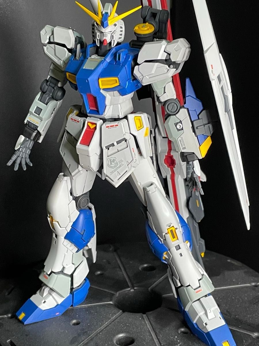 RG 1/144 RX-93ff νガンダム　塗装済み完成品