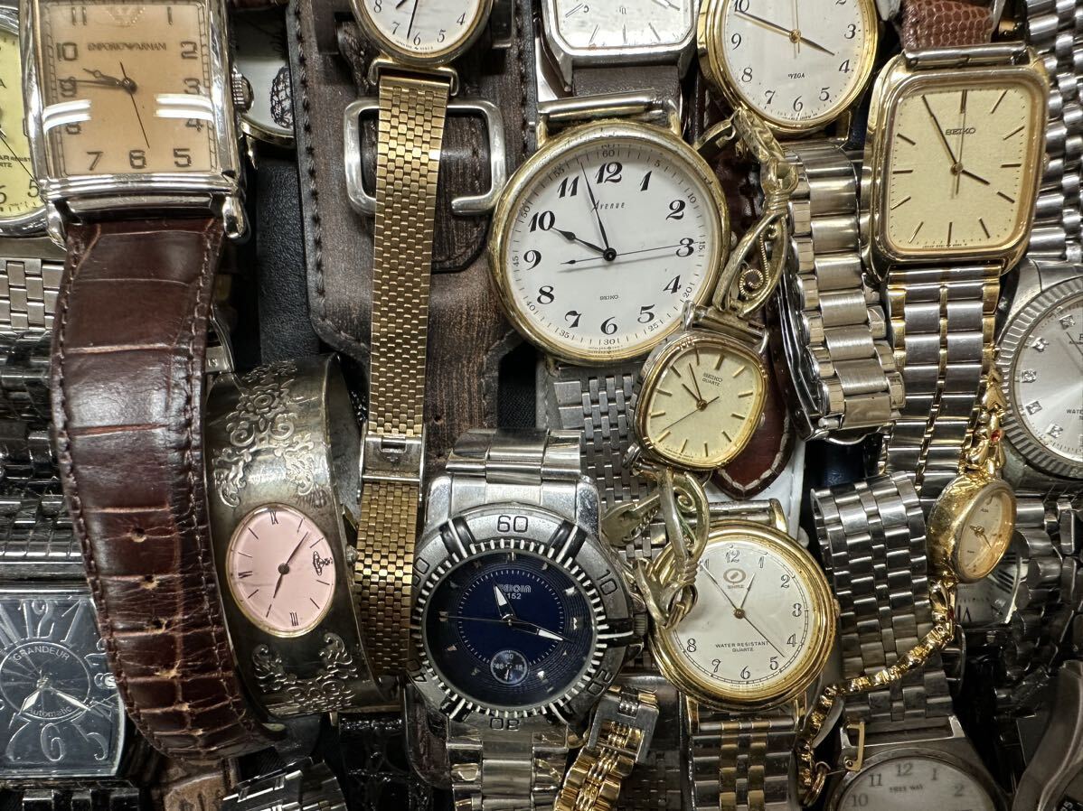 腕時計 大量 約400点 セット まとめて 時計 SEIKO CITIZEN CASIO Vivienne Westwood ARMANI REGUNO JUNCTION ALBA FOSSIL 等 ジャンク F223_画像4