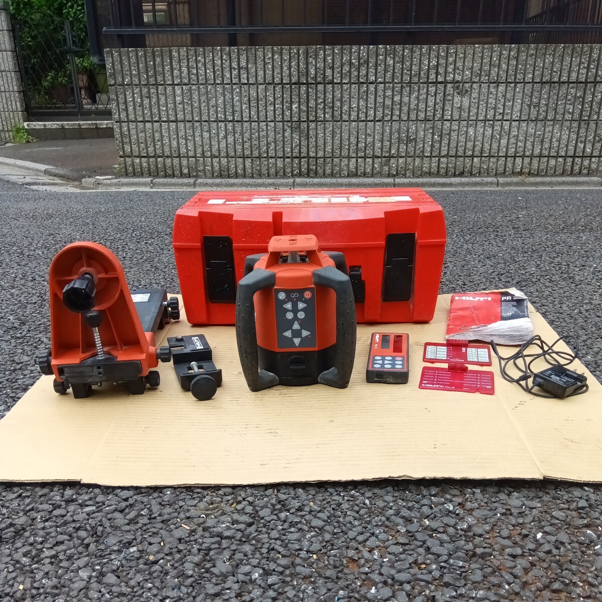 大特価！！！　★即決39000円★　PR25　HILTI　ヒルティ　ローティングレーザー　測定器　測量_画像1