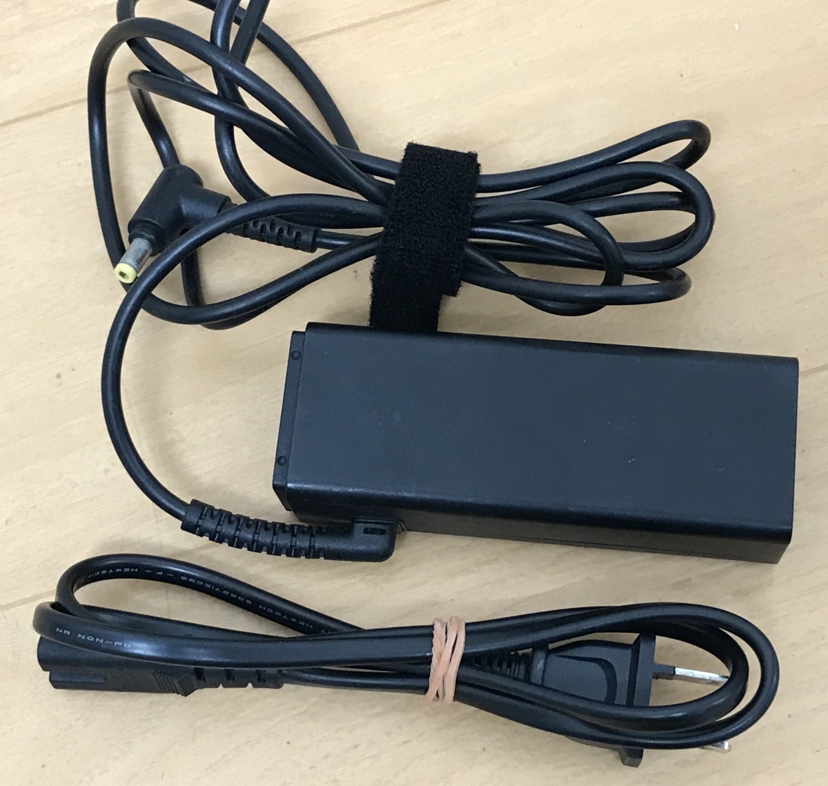 SONY ACアダプター 10.5V 3.8A 5V=1.0A 100-240v VJ8AC10V9 ソニーノートPC用 ACアダプタ SONY AC ADAPTER 中古 動作確認済みの画像4