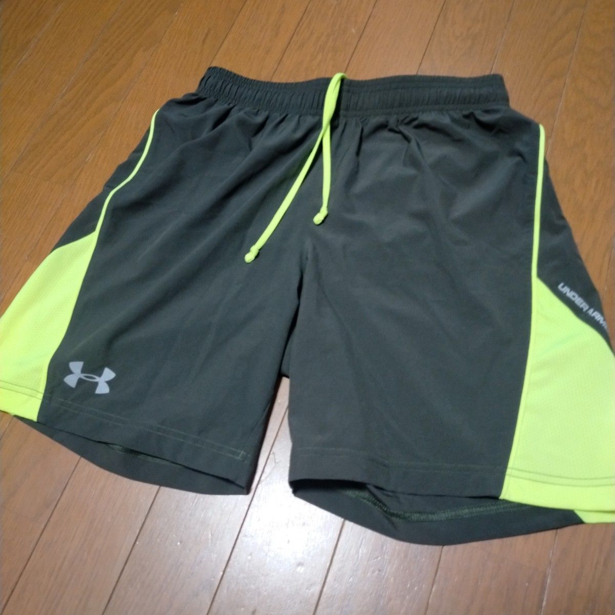 程度良好 UNDER ARMOR 機能性  プラティクス アスリート ハーフパンツ