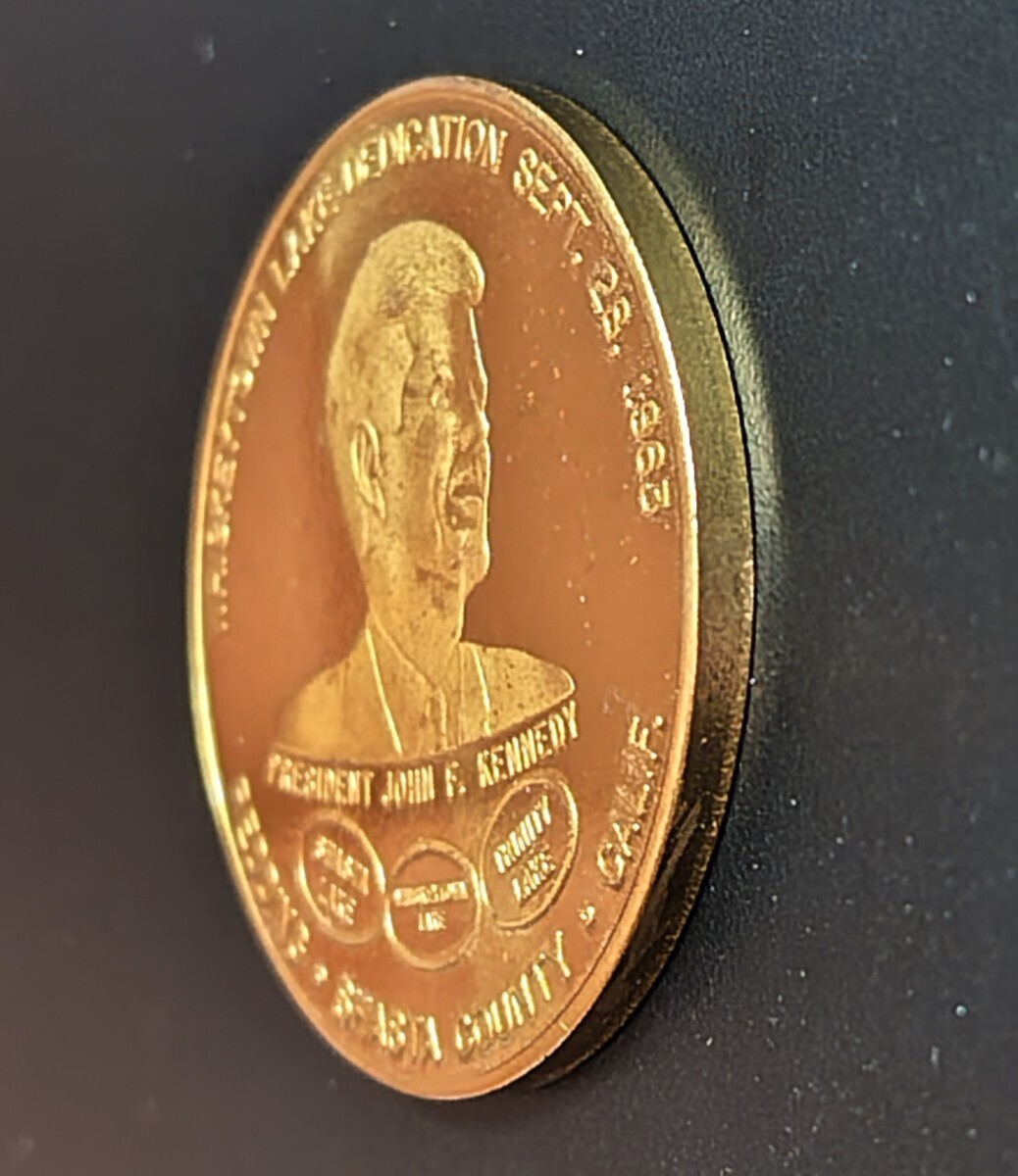 5978　ジョン　F 　ケネディ　ウイスキータウン記念メダル　1968年_画像4