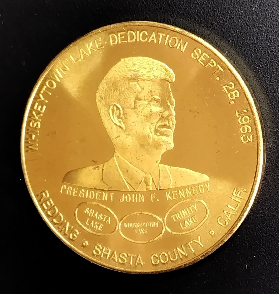 5978　ジョン　F 　ケネディ　ウイスキータウン記念メダル　1968年_画像2