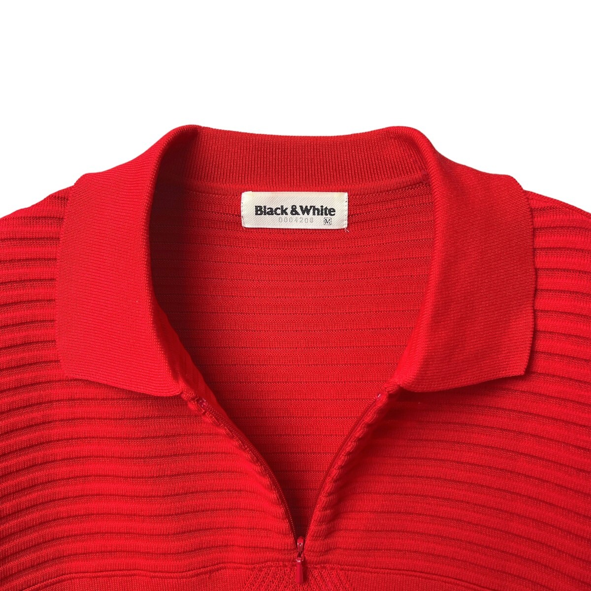 日本製 美品 BLACK&WHITE ブラック&ホワイト / ハーフジップ サマーニット 半袖 ポロシャツ トップス / メンズ M / 赤 上質 ゴルフウェア_画像4