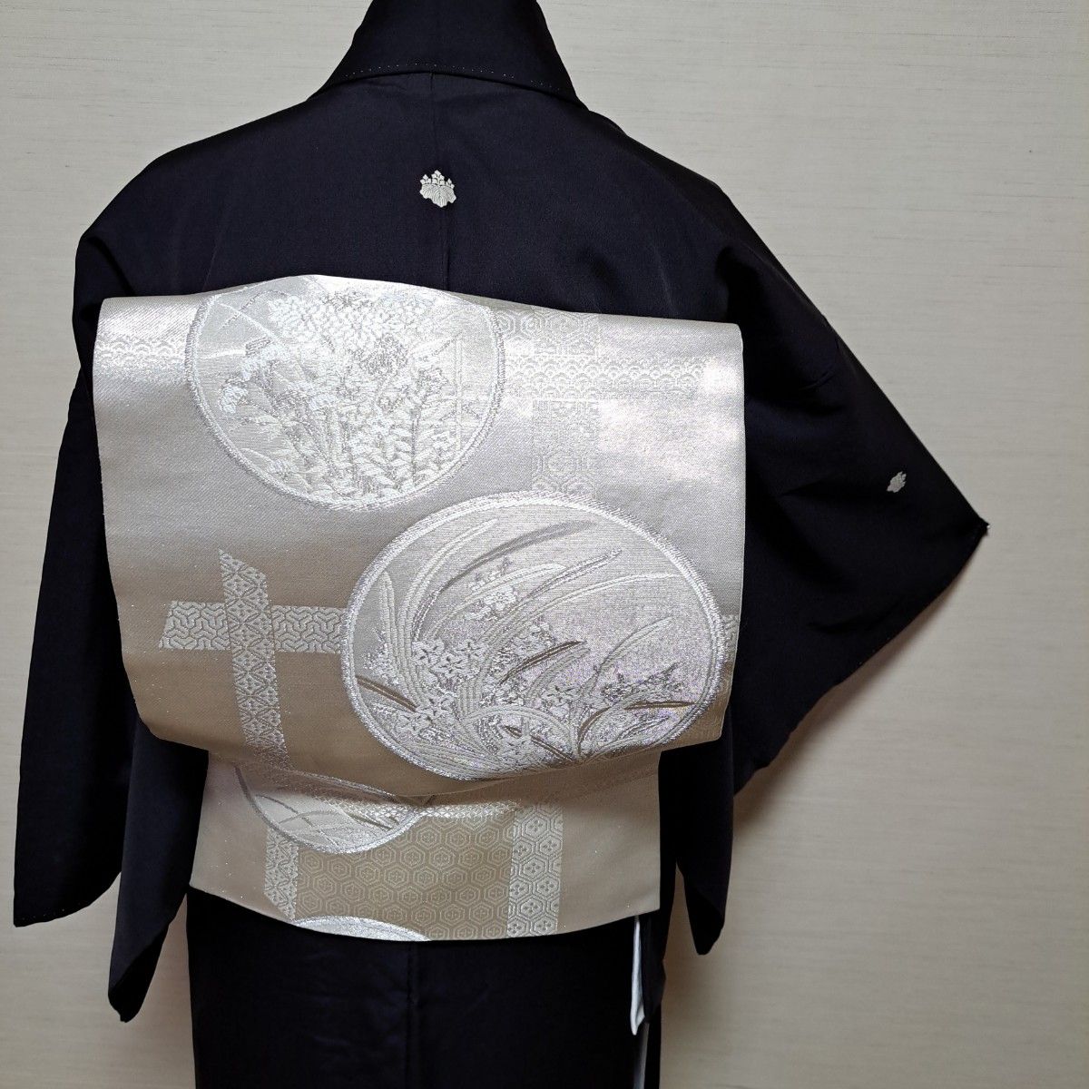 訳あり】正絹 孔雀 刺繍 金銀糸 比翼付き 黒留袖4点セット 訳あり】正絹 孔雀 刺繍 金銀糸 比翼付き 黒留袖4点セット