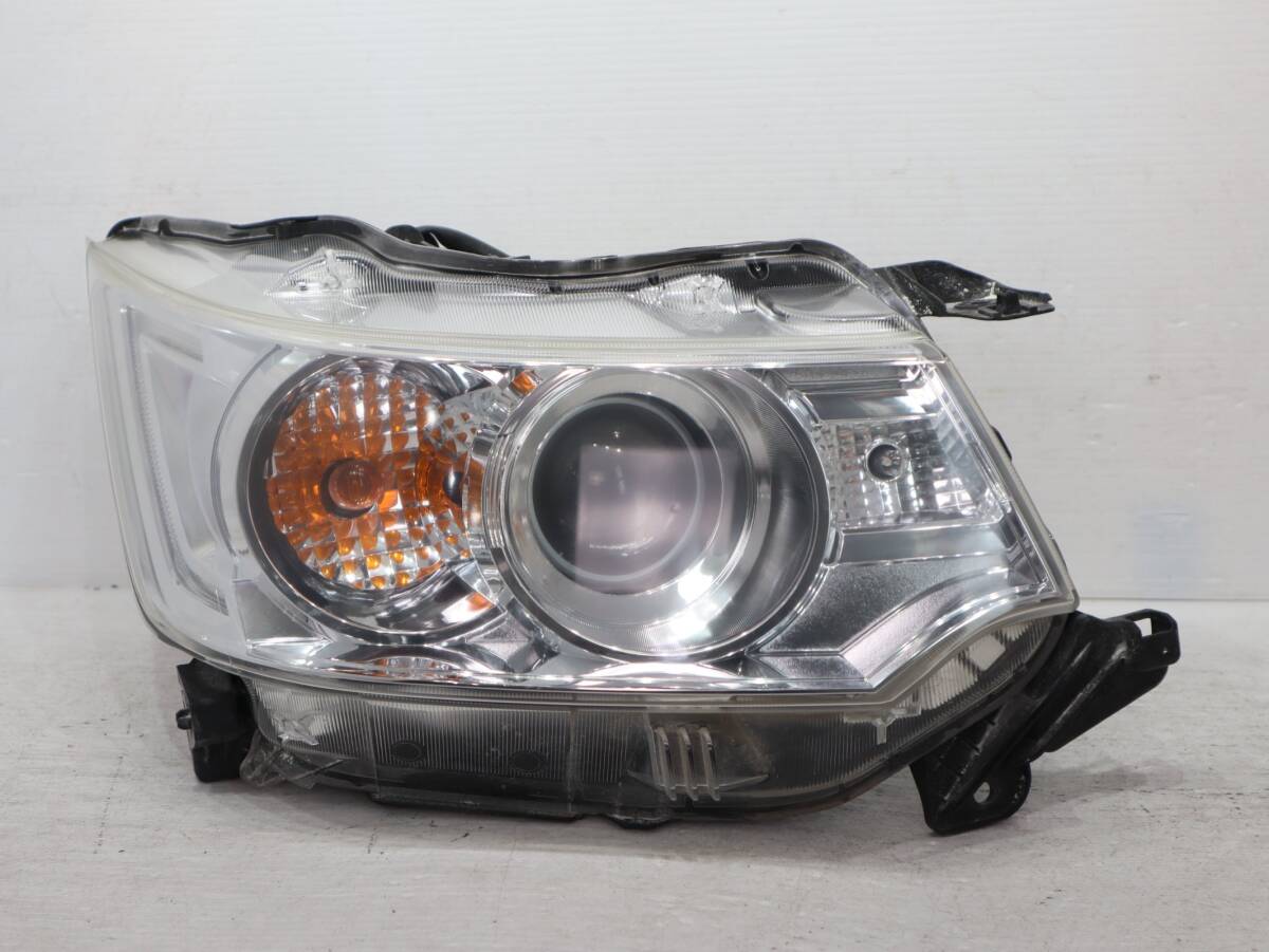 キレイ HID 【コーティング済】 キセノン 車検〇 KOITO 100-59271 BR47-8 ワゴンR スティングレー スティングレイ MH34S ヘッドライト 左右_画像2