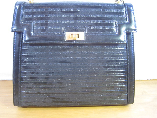 ! outside fixed form handbag black color black Valentino (0506)