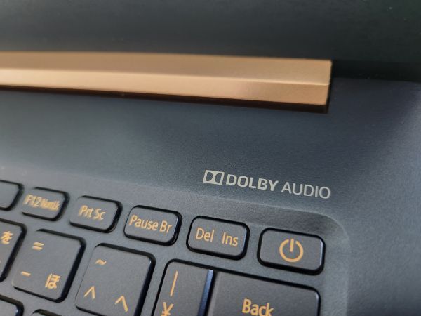 《第8世代Core i5 狭額縁FHD/2018年製 》超美品♪高性能モバイルPC！Acer Swift5/高速M2.SSD512GB/8GB/USB 3.1/Bluetooth/win11_高音質♪Dolby Audio Premium搭載☆
