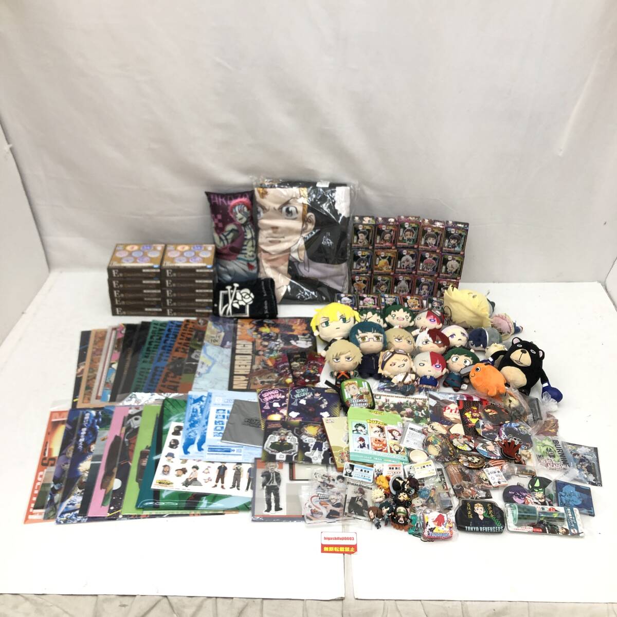 ジャンプ少年漫画系 グッズまとめ 東リベ ヒロアカ 鬼滅の刃 クリアファイル アクスタ 缶バッチ キーホルダー 等_画像1