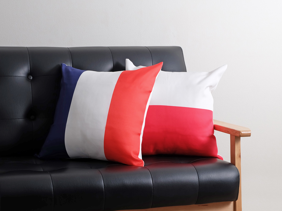 国旗 クッションカバー 45×45cm ポーランド インテリア 雑貨 小物 プリント 正方形 モダン シンプル 座布団 ソファ ベッド リビング 寝室_画像はイメージです