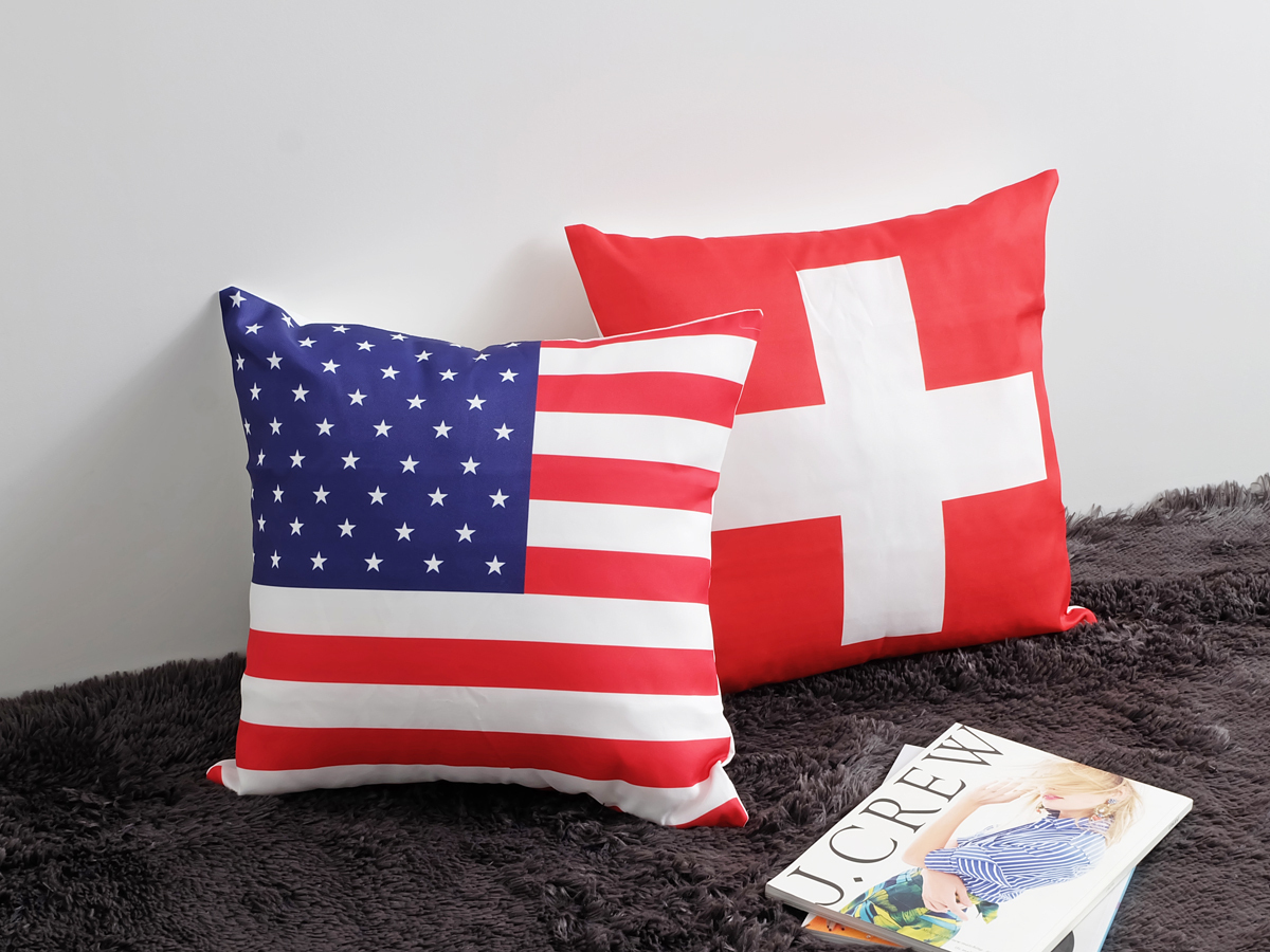 国旗 クッションカバー 45×45cm スイス インテリア 雑貨 小物 プリント 正方形 モダン シンプル 枕 座布団 ソファ ベッド リビング 寝室_画像はイメージです