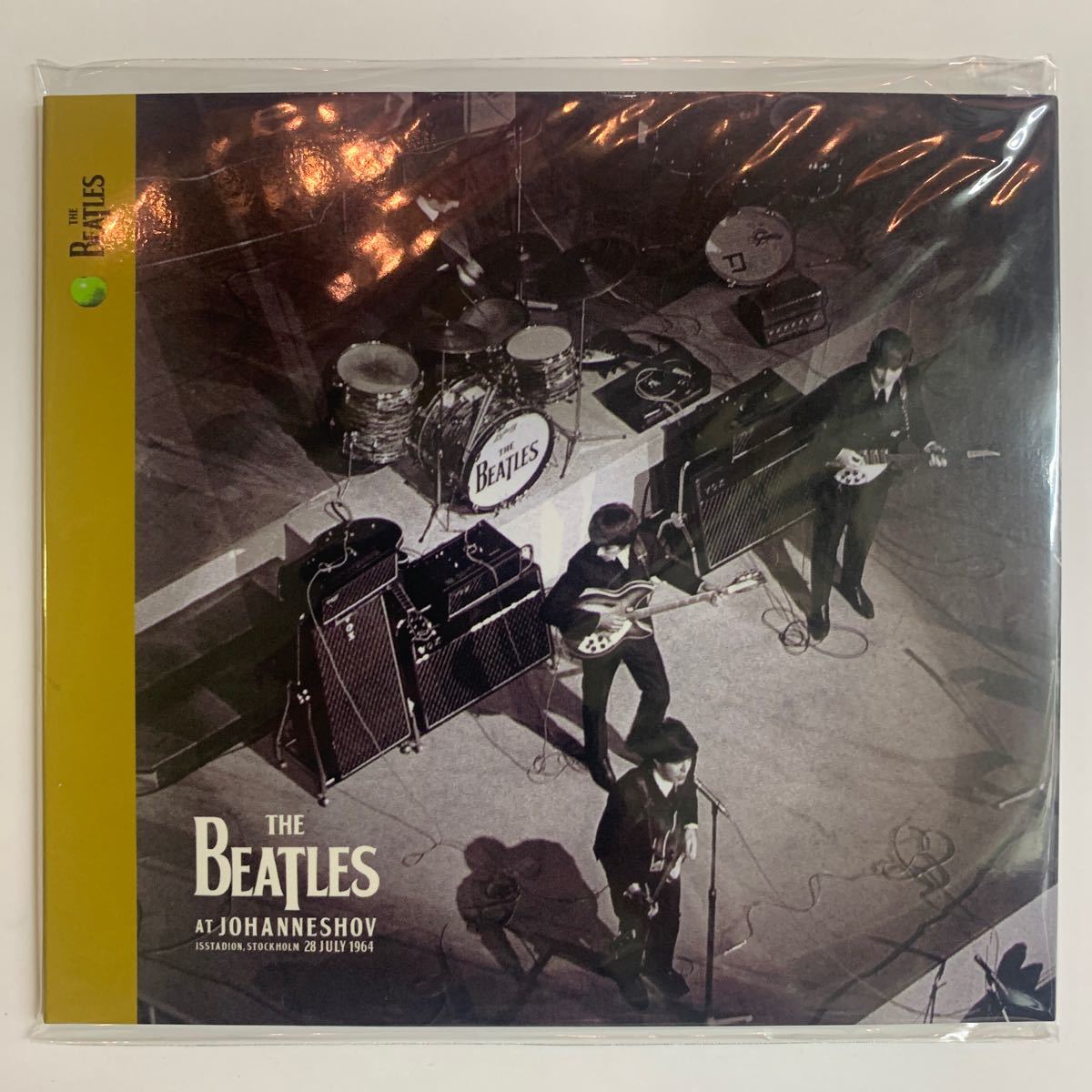THE BEATLES / AT JOHANNESHOV (CD)1964年7月28日ストックホルム、ヨハネスホフでのライヴを収録。近年発掘された音源です。プレスCD。_画像1