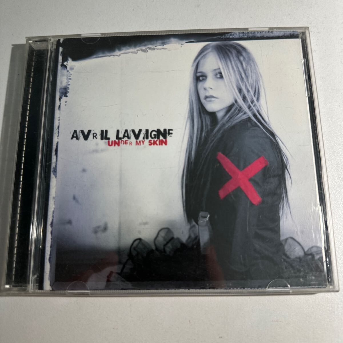 【中古輸入盤】 Ｕｎｄｅｒ Ｍｙ Ｓｋｉｎ／アヴリルラヴィーン_画像1