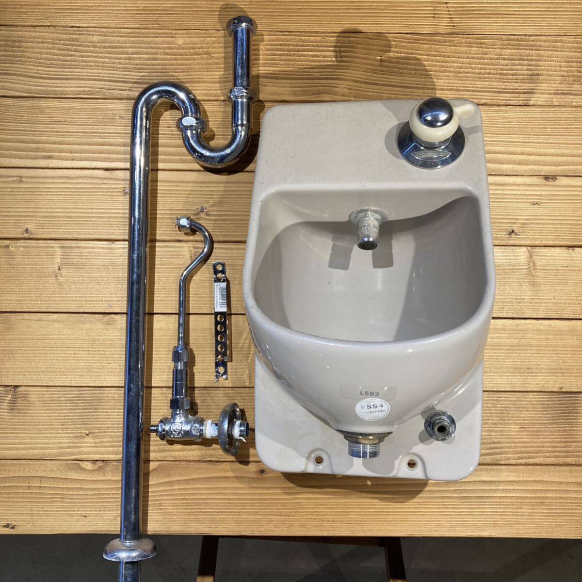 【送料無料】手洗い器 壁埋込 小型 飲食店 業務用 TOTO 手洗器 水栓の画像1