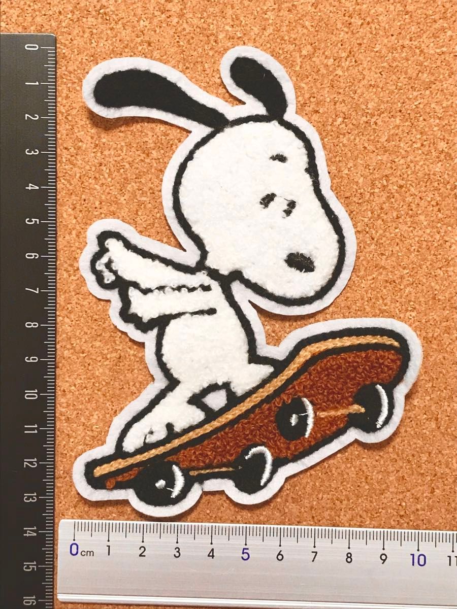 モコモコワッペン　スケートボード　スヌーピー　SNOOPY アメリカン雑貨　アメコミ　ワッペン　パイルワッペン　スケボー