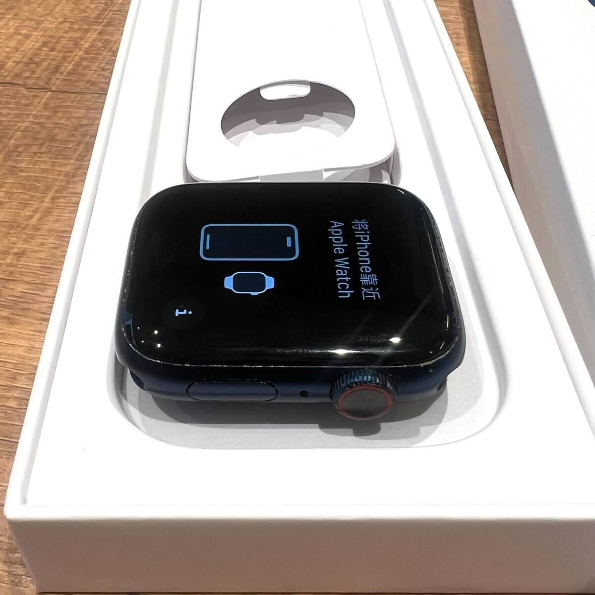 ★超おすすめ★ Apple Watch Series 6 GPS + Cellularモデル 44mm ネイビー ディープネイビースポーツバンド付き STGT0507-1の画像3