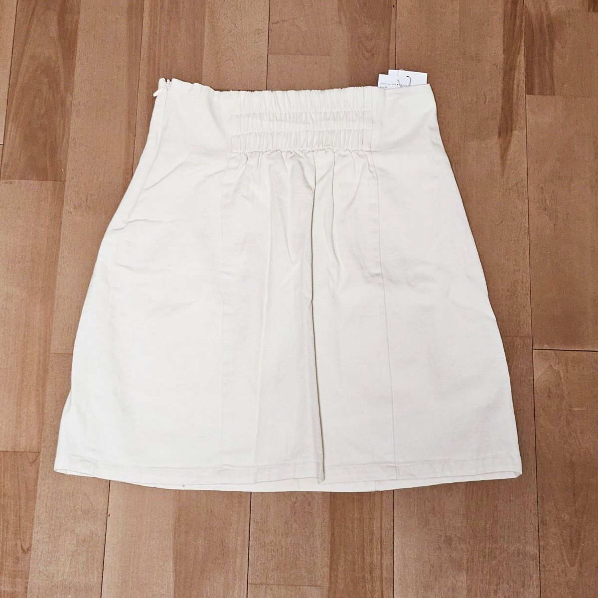 新品  VANNIEU ミニスカート インナーパンツ付き スカパン 白 ホワイト S ～ M