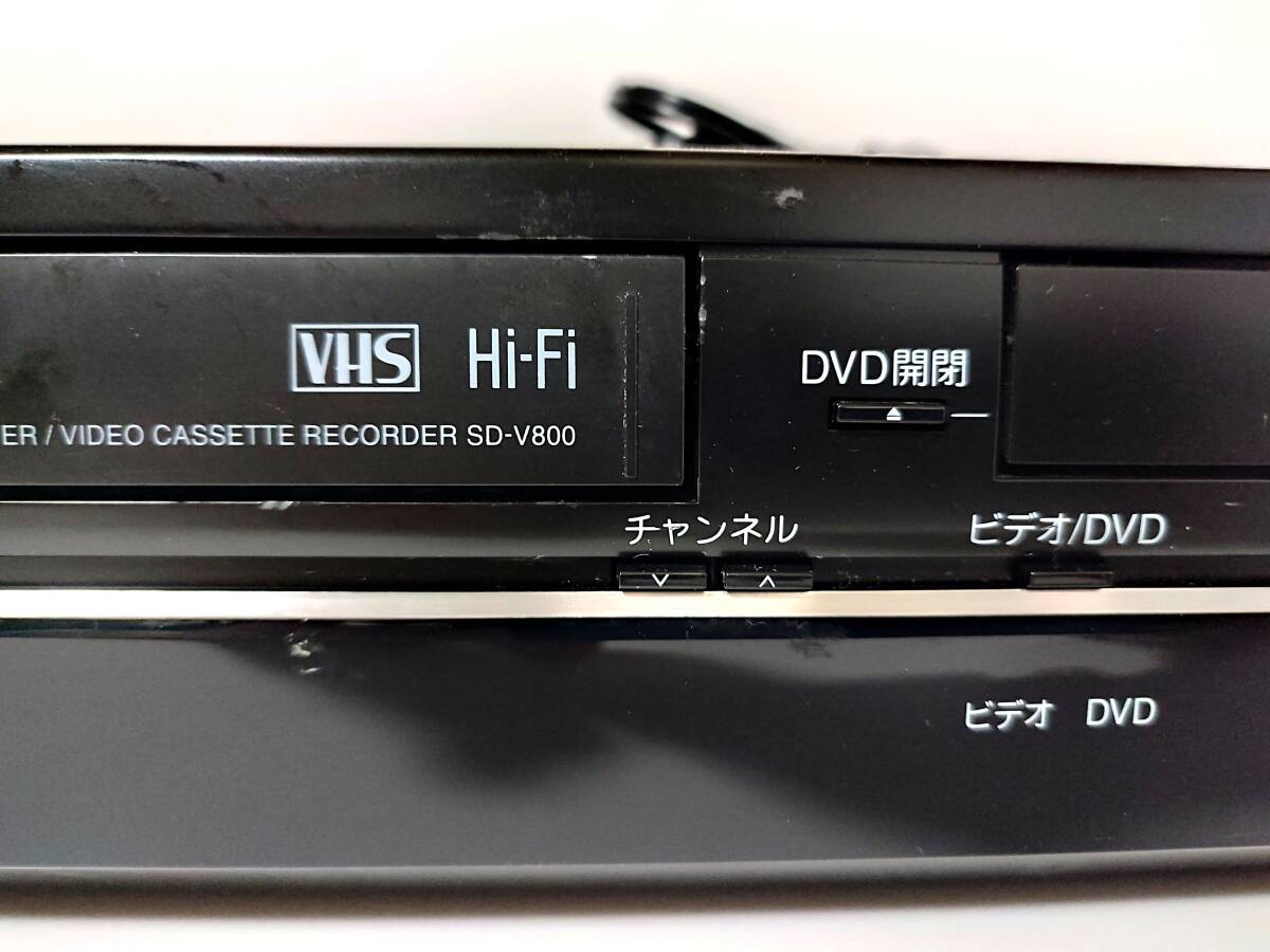 ●整備済み●VHS/DVD再生専用機 TOSHIBA SD-V800 リモコン/取説CD付き 東芝_フロントパネルに目立つ傷が複数ございます