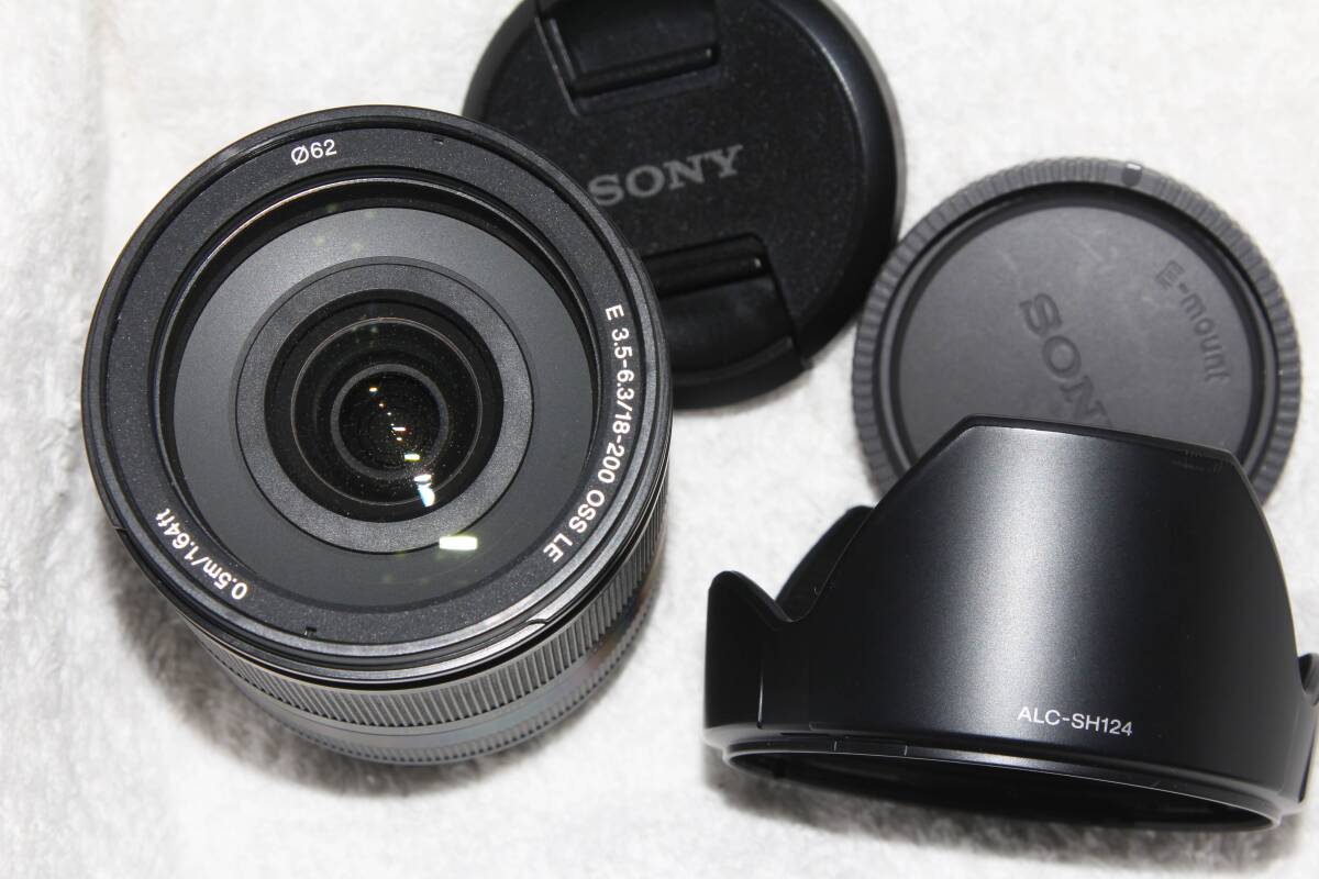 ソニー SONY E 18-200mm F3.5-6.3 OSS LE ブラック (SEL18200LE) 元箱・フード・説明書付 美品_画像3