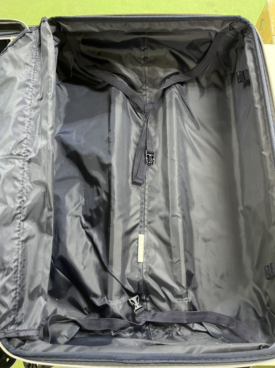 スーツケース ブラック siffler シフレ　鍵なし　合成樹脂　約88L _画像6