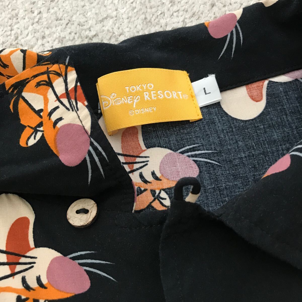 Disney ディズニー TIGGER ティガー 総柄 レーヨン アロハシャツ オープンカラー 開襟 ALOHA 黒 LARGE BOXシャツ くまのプーさん_画像4