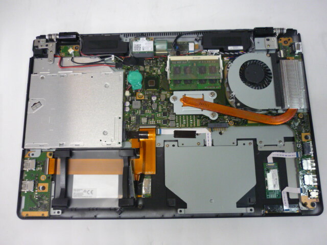  Fujitsu ноутбук LIFEBOOK AH77/R FMVA77RB утиль 