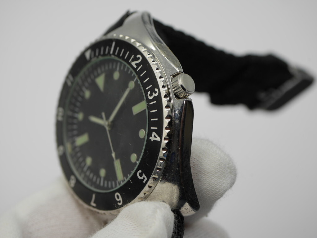  used battery replaced * Eagle Moss collection z*1970\'S US NAVY DIVER* men's quarts wristwatch 