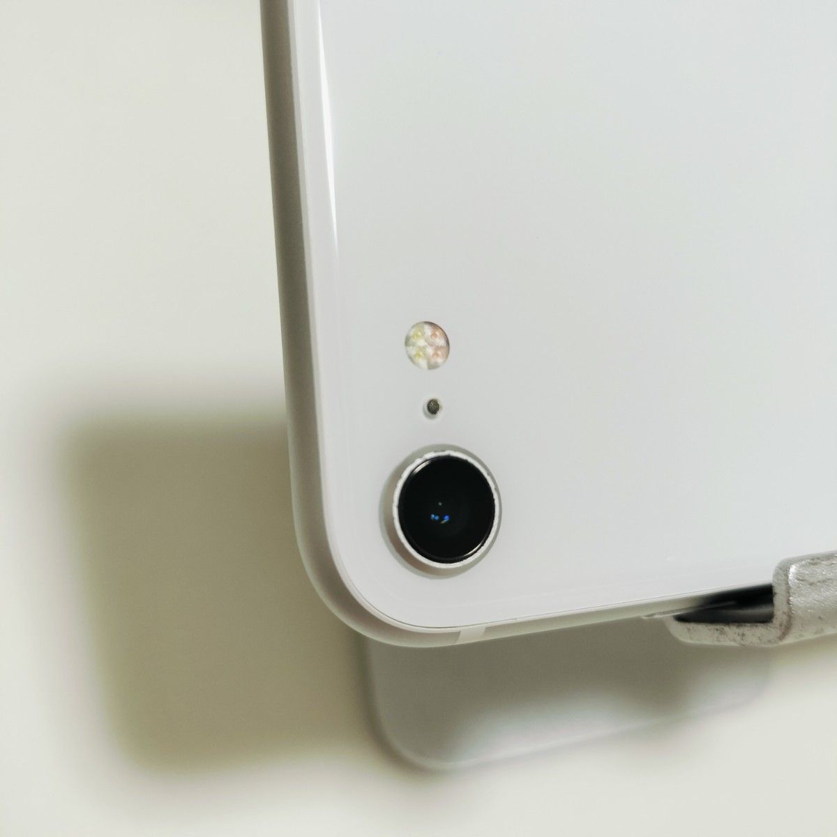 新品バッテリー iPhone SE 第2世代 64GB ホワイト SIMフリー