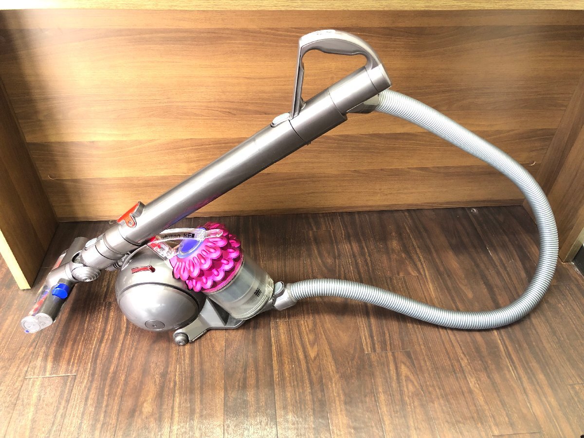 送料無料 動作確認済み dyson ダイソン 掃除機 サイクロン DC63 小型 軽量 ピンク 本体の画像1