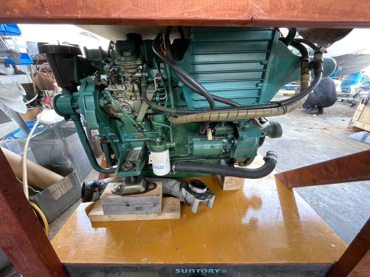 116000円 VOLVO AD31/DP マリーナ陸上保管艇 PC-27 左舷側 116000円 VOLVO AD31/DP マリーナ陸上保管艇 PC-27 左舷側