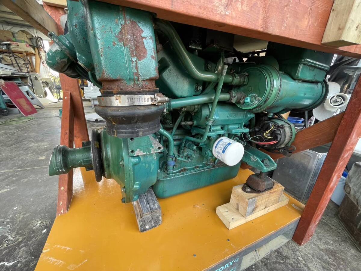 116000円 VOLVO AD31/DP マリーナ陸上保管艇 PC-27 左舷側 116000円 VOLVO AD31/DP マリーナ陸上保管艇 PC-27 左舷側