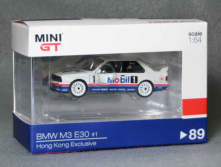 1/64スケール　BMW M3 [E30]（No.1）1992マカオ　ギアレース優勝　*MINI GT製　*品番MGT00089-L　　*03_画像1