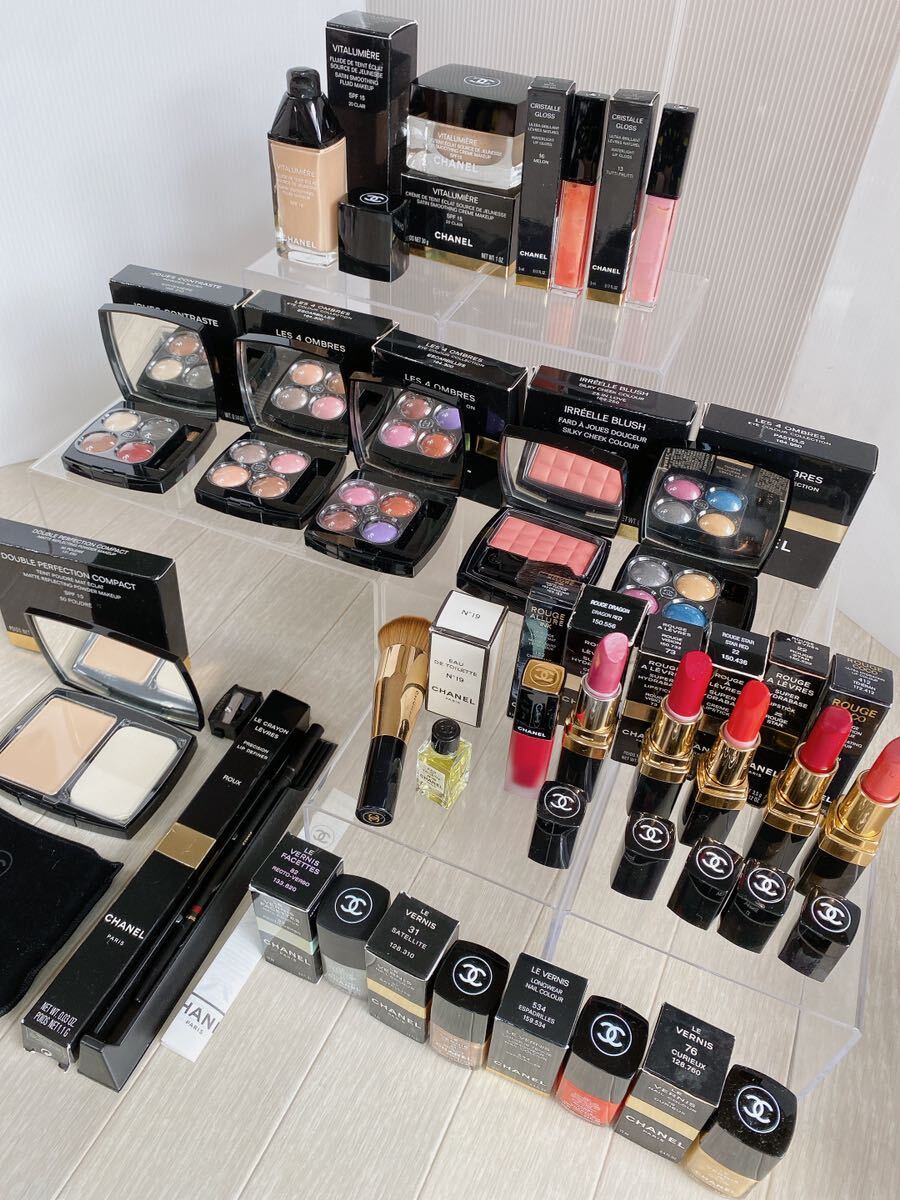 1 start * all boxed *CHANEL* Chanel * groundwork * foundation * lipstick * brush * perfume * cosme set sale 