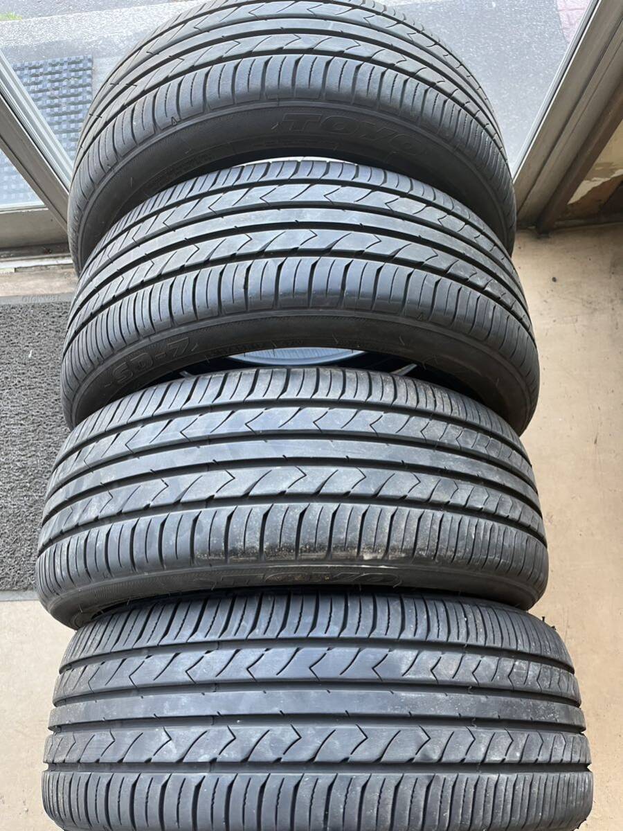 ＴOＹO 215/45R17 SD7中古タイヤ４本。_画像5