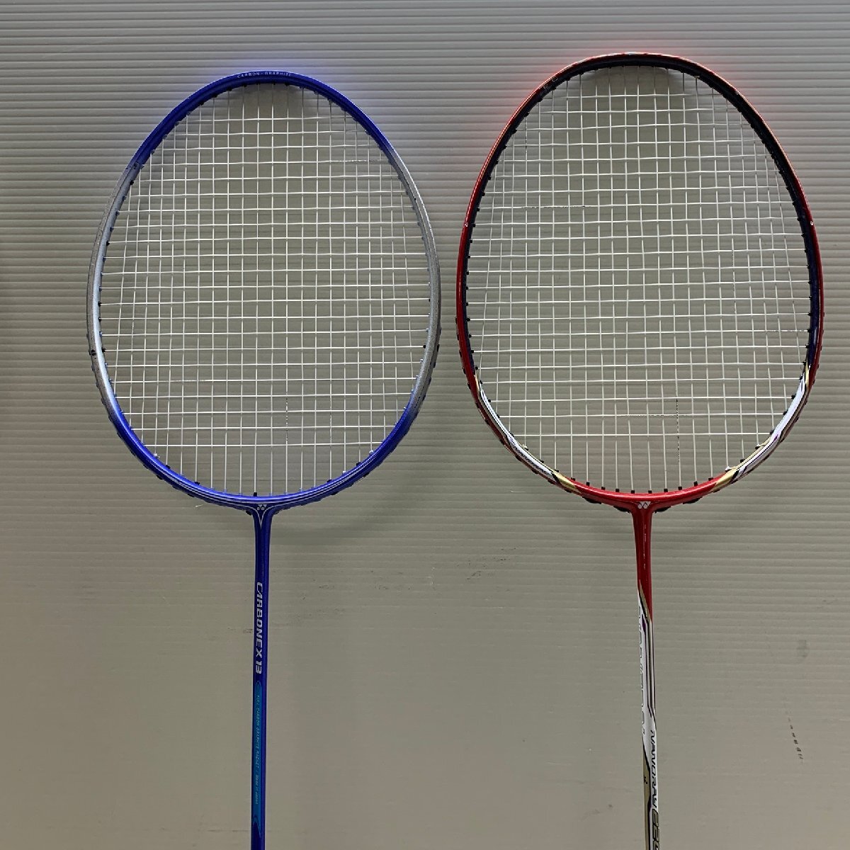 MIN【ジャンク品】 MSMS YONEX バドミントン ラケット 3本 ヨネックス ジャンク品 スポーツ 〈127-240510-KS-26-MIN〉_画像2