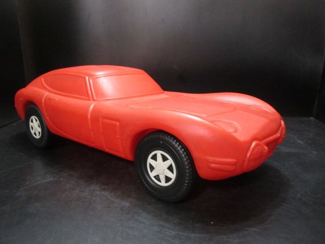  poly- made red TOYOTA 2000GT?