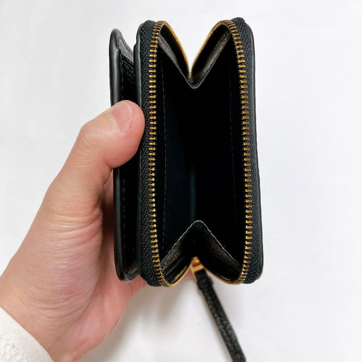 未使用　トリーバーチ　財布　二つ折り　小さめ　二つ折り財布　 ブラックレザー　TORY BURCH ショップバック　ギフト