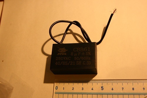 ( CBB61　8uF 250VAC 50/60Hz ) キャパシター　モーター始動　フィルムコンデンサー　fan capacitor_画像1