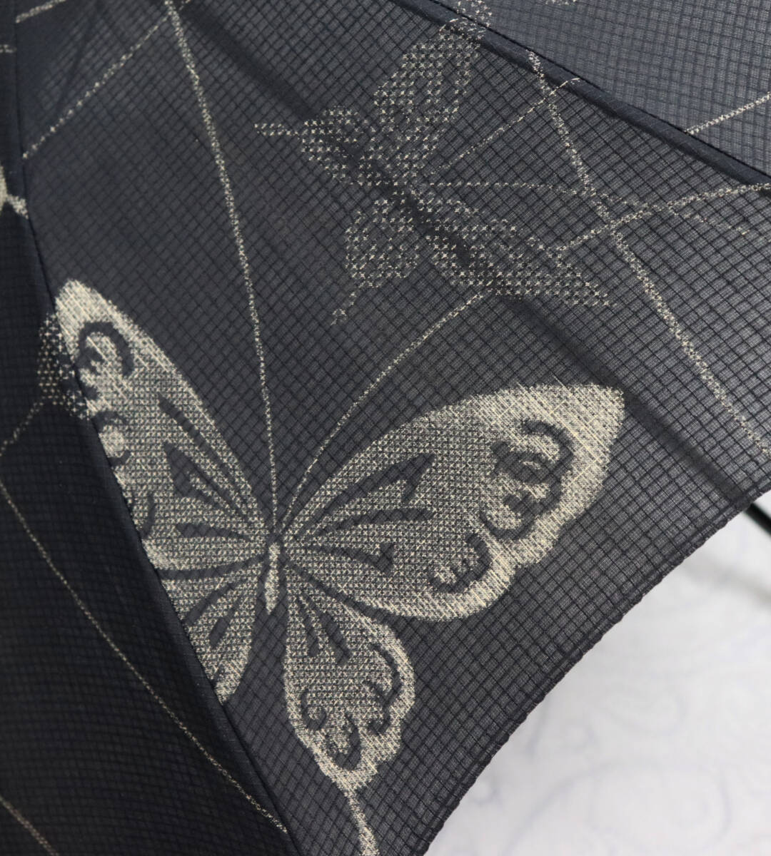 美品【長傘 日傘】蝶が舞っている大人女性にピッタリな日傘 フリンジ 黒 v4955
