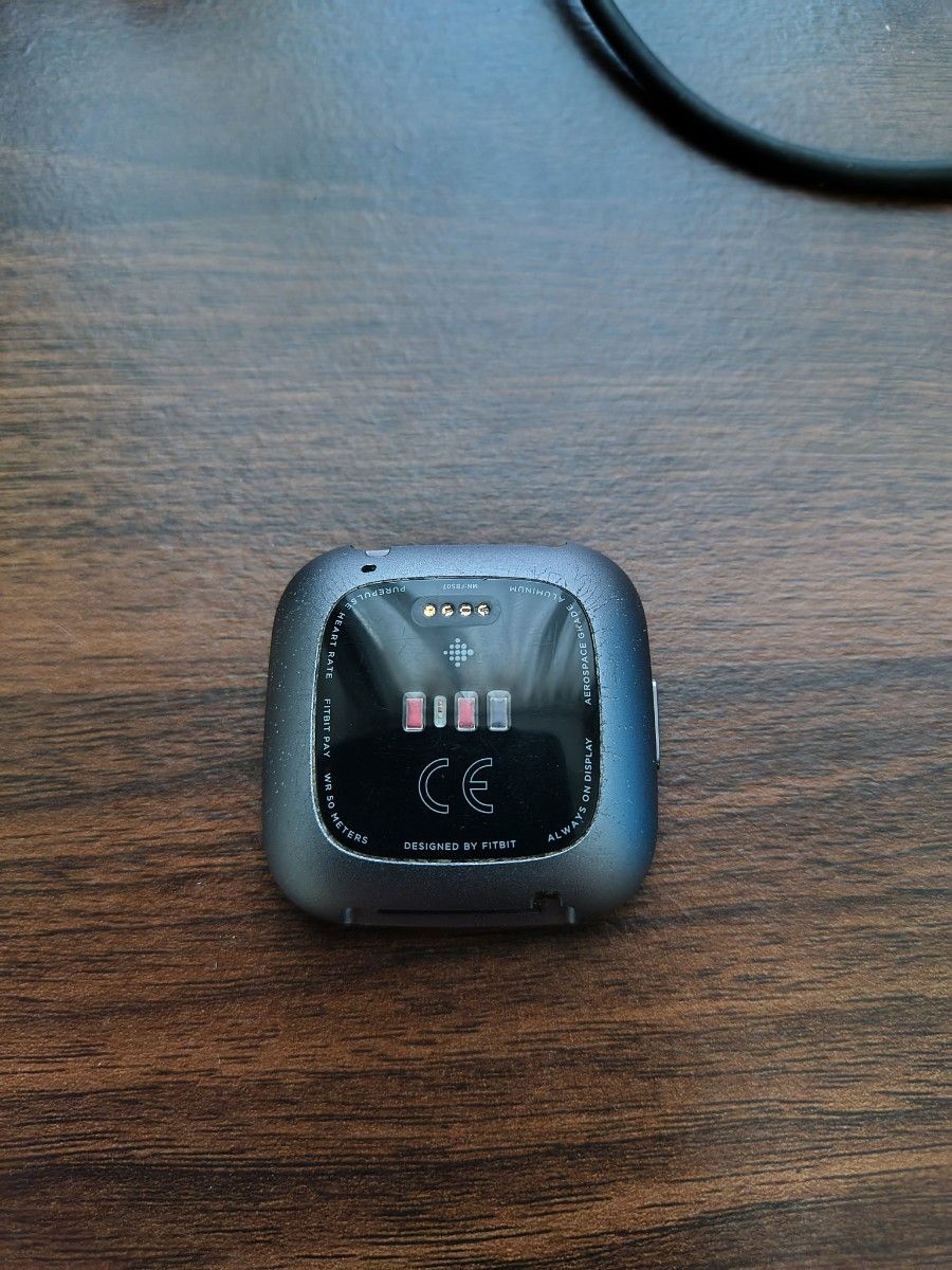 Fitbit versa2 本体(ジャンク品) 充電器