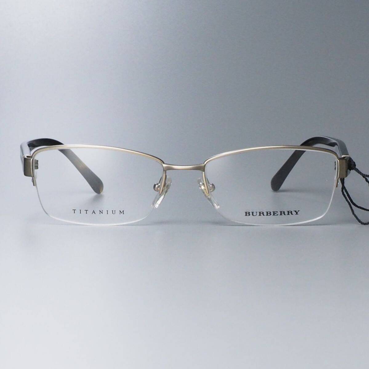 MF7220◎未使用 BURBERRY バーバリー スクエア ハーフリム ナイロール チタンフレーム 眼鏡 メガネ B1286TD サイズ55□17 140の画像3