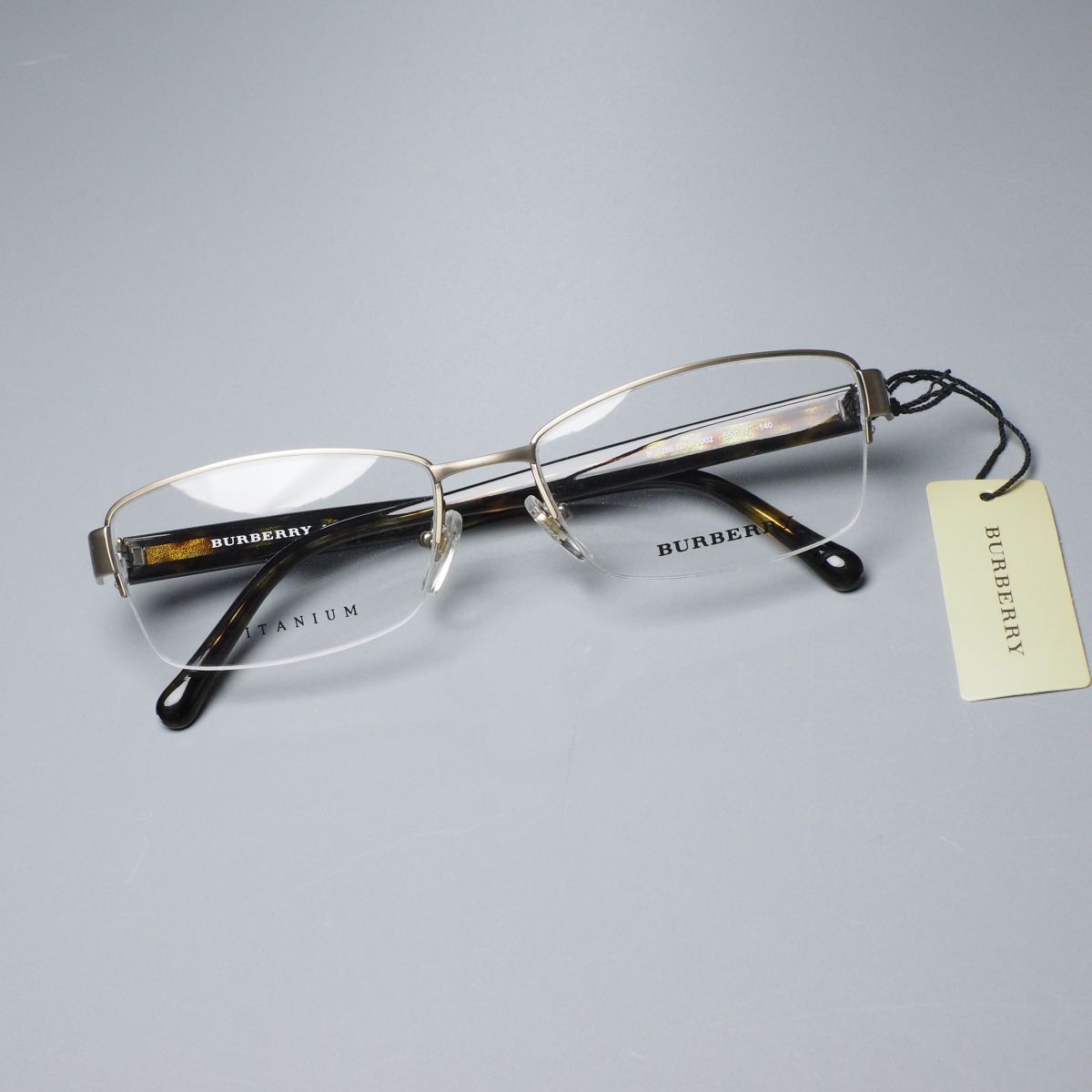 MF7220◎未使用 BURBERRY バーバリー スクエア ハーフリム ナイロール チタンフレーム 眼鏡 メガネ B1286TD サイズ55□17 140の画像1