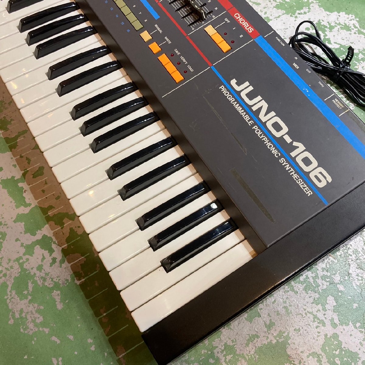 [N0040] 中古現状品 Roland JUNO-106 シンセサイザー ローランド ジュノー 音出ましたが難あり ジャンクの画像5