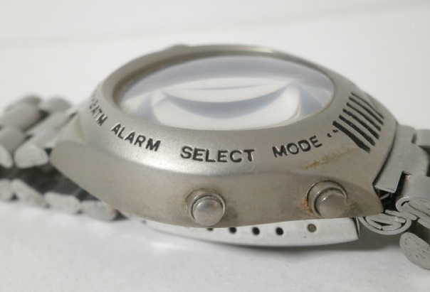 電池切れ NAISON'S SPACE 2000 メンズ腕時計 3針 変形 変わり種 デジアナ アナデジ 動作未確認 珍品 クォーツ_画像3